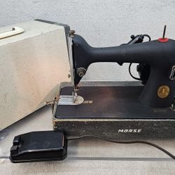 Vintage Singer sewing machine Working with Case BZ 6-8