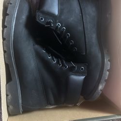Black work timbs sz 9 mens