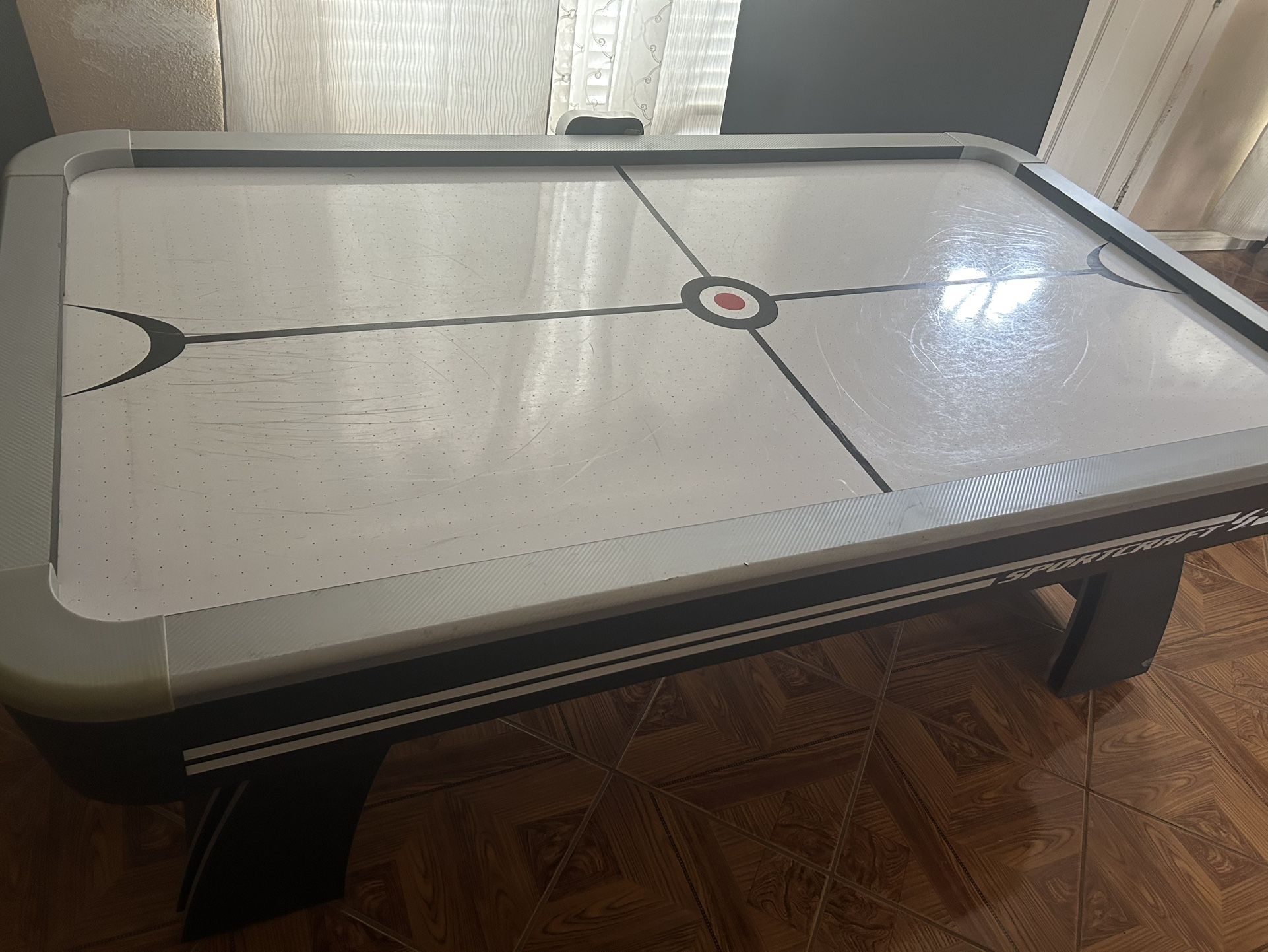 air hockey table 