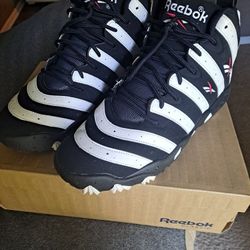 Reebok "BIG HURT" size 11.5