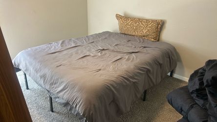 Queen sized tempur pedic mattress and spring