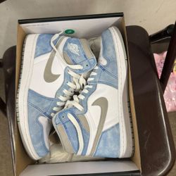 Jordan 1 Hyper Royale [Read Description]