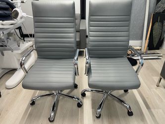 Set of 2 gray office chairs