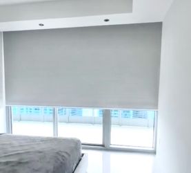 Like-New Motorized Blackout Roller Shades – Premium Phifer 7700 Sand