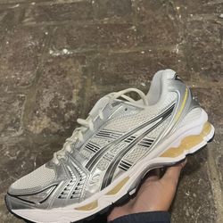 Asic Tai Chi Yellow Size 11