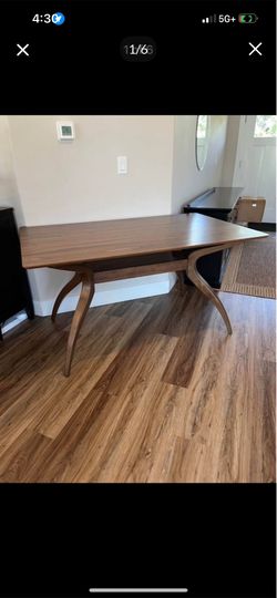 Wood dinning table