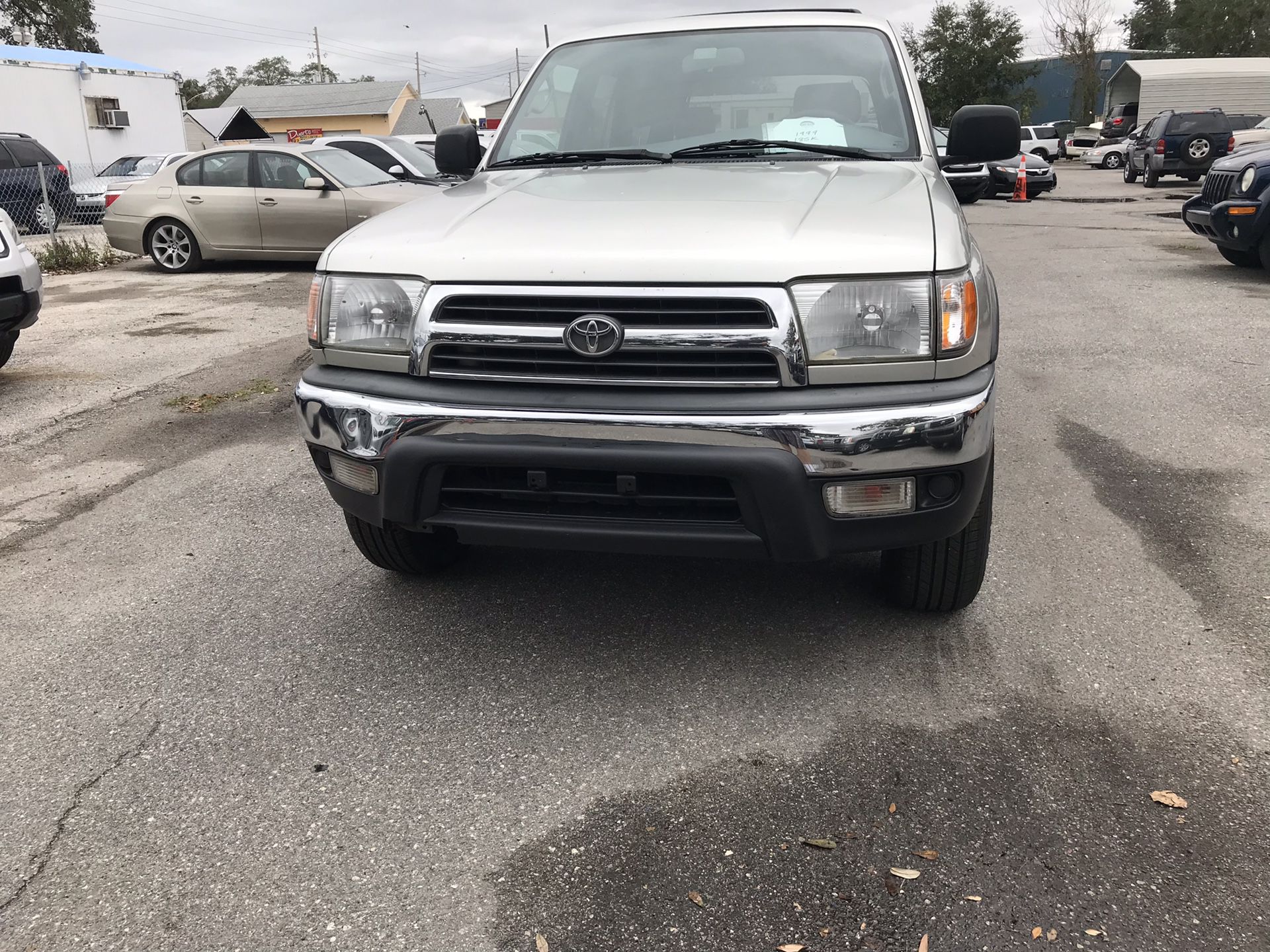 Toyota 4Runner 4 cilinder 2.7 1999 low miles