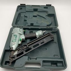 Hitachi 2-1/2" 15-Gauge Pneumatic Angled Finish Nailer Kit NT65MA2 