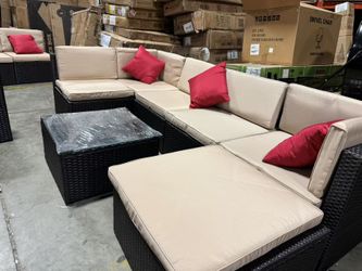 Patio set 7pc, beige cushion and pillows 