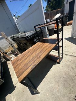 Computer desk