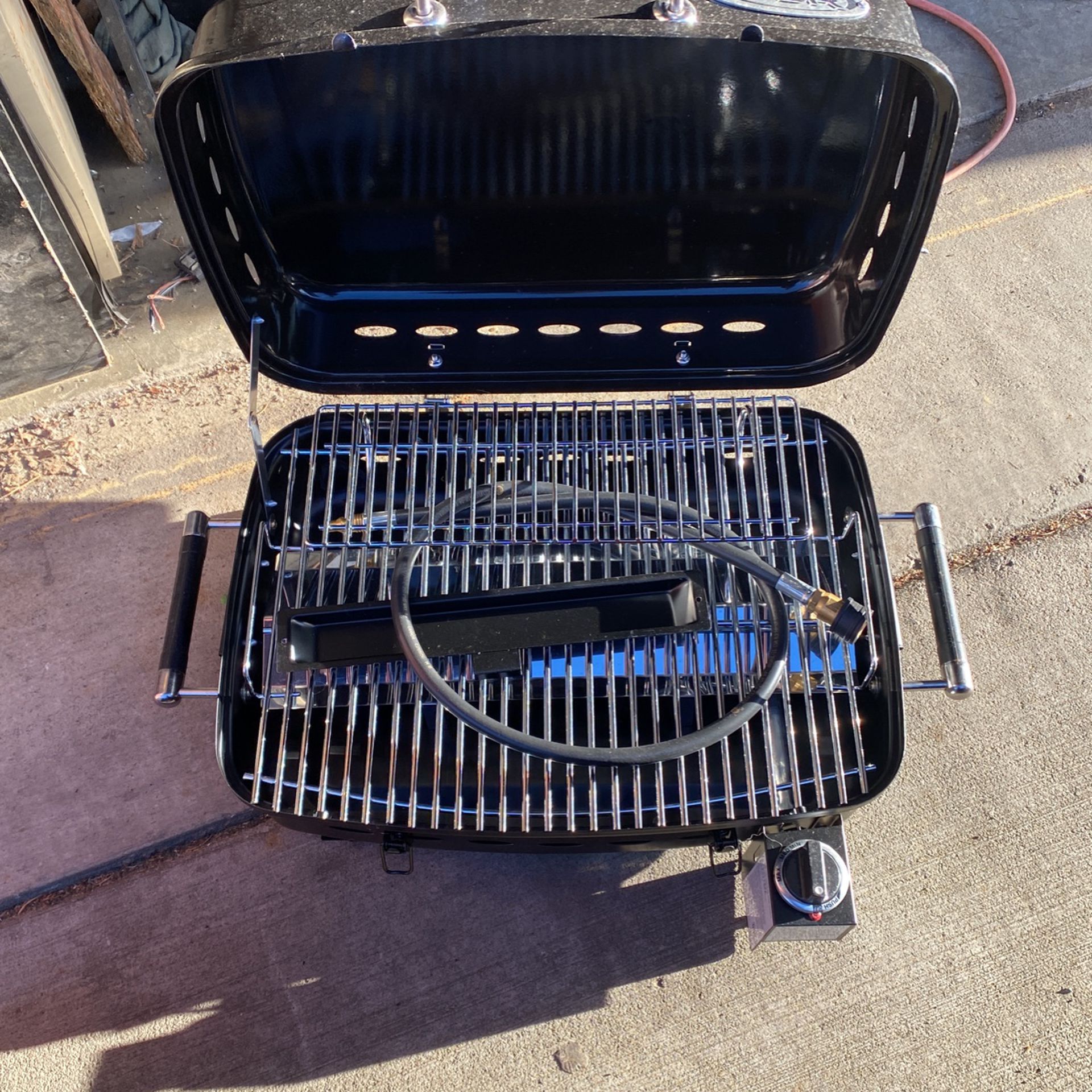 RV/Trailer Mounted Gas Grill/BBQ by DDR