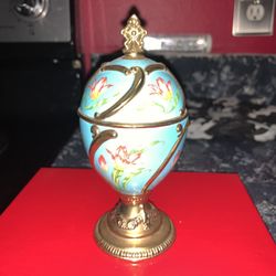 House of Faberge Musical Egg Tulip Egg Brass / Ceramic