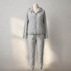 Women XLarge windbreaker set worn once