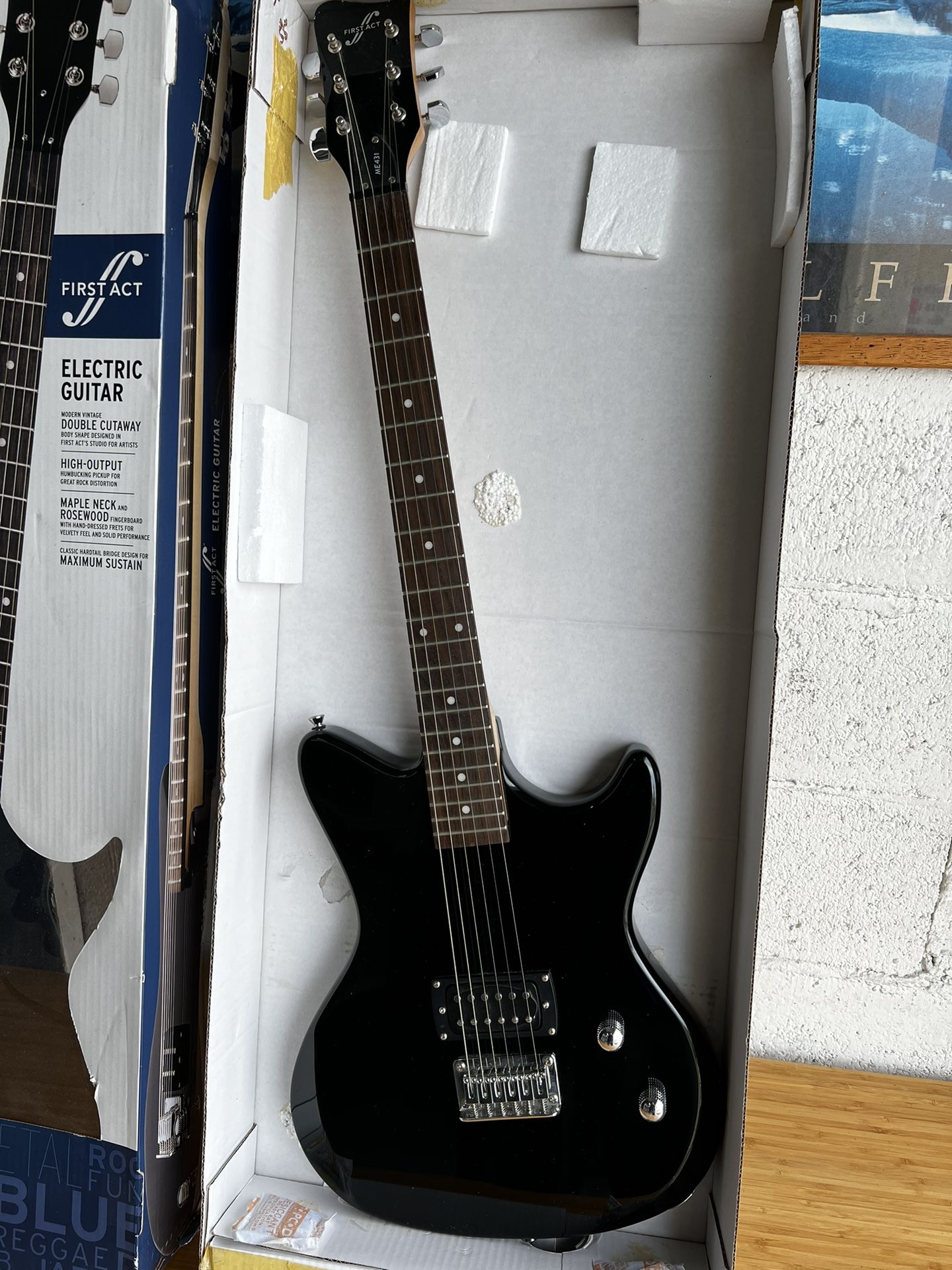 First Act ME431 Electric Guitar Pre Owned