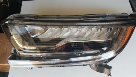 2021 Honda CRV Halogen Headlamp Assy, Driver's side.