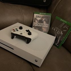 Xbox 1S (Games Included)