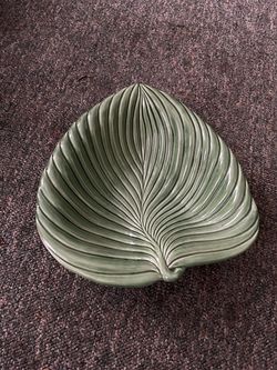 Green Ceramic Leaf-Shaped Decorative Dish