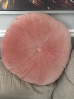 Round Velvet Tufted Throw Pillow Pink