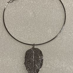 Leaf Necklace ( Fashion Jewelry)