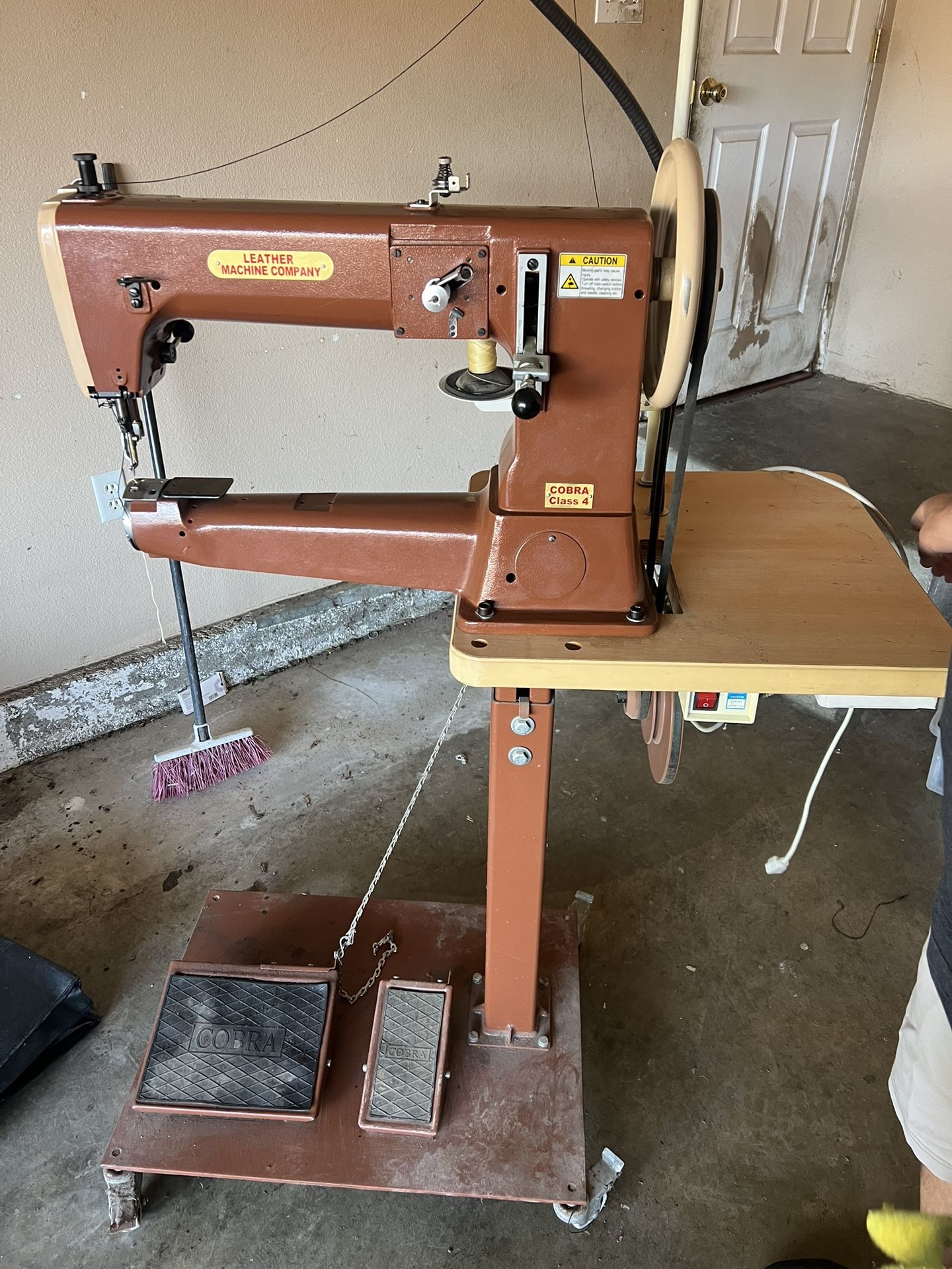 Leather Sowing Machine