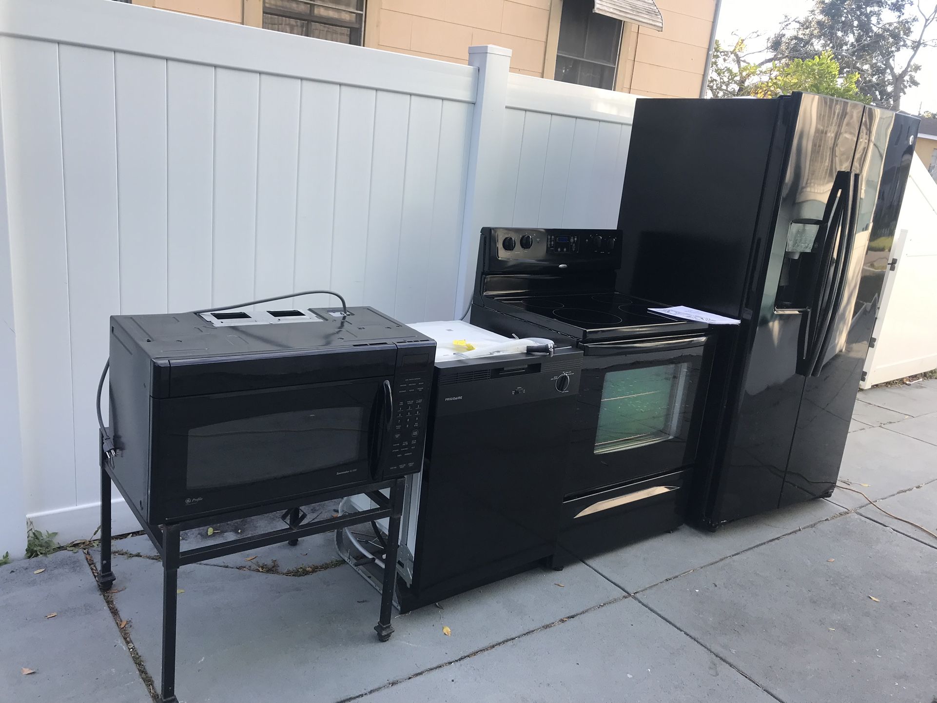 Black kitchen appliances set