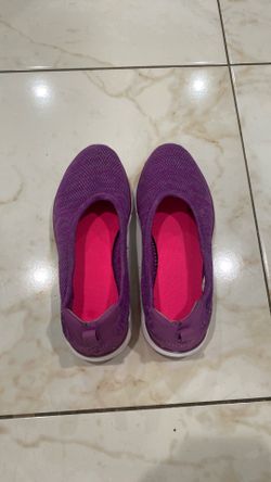 Vionic Women flip on shoes 6