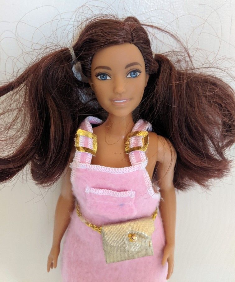 Barbie Curvy Doll 