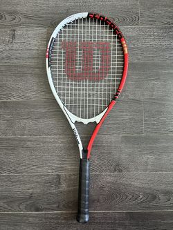 Wilson Roger Federer 110 tennis racquet