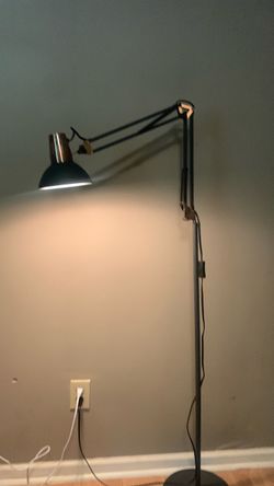 Adjustable Arm Floor Lamp