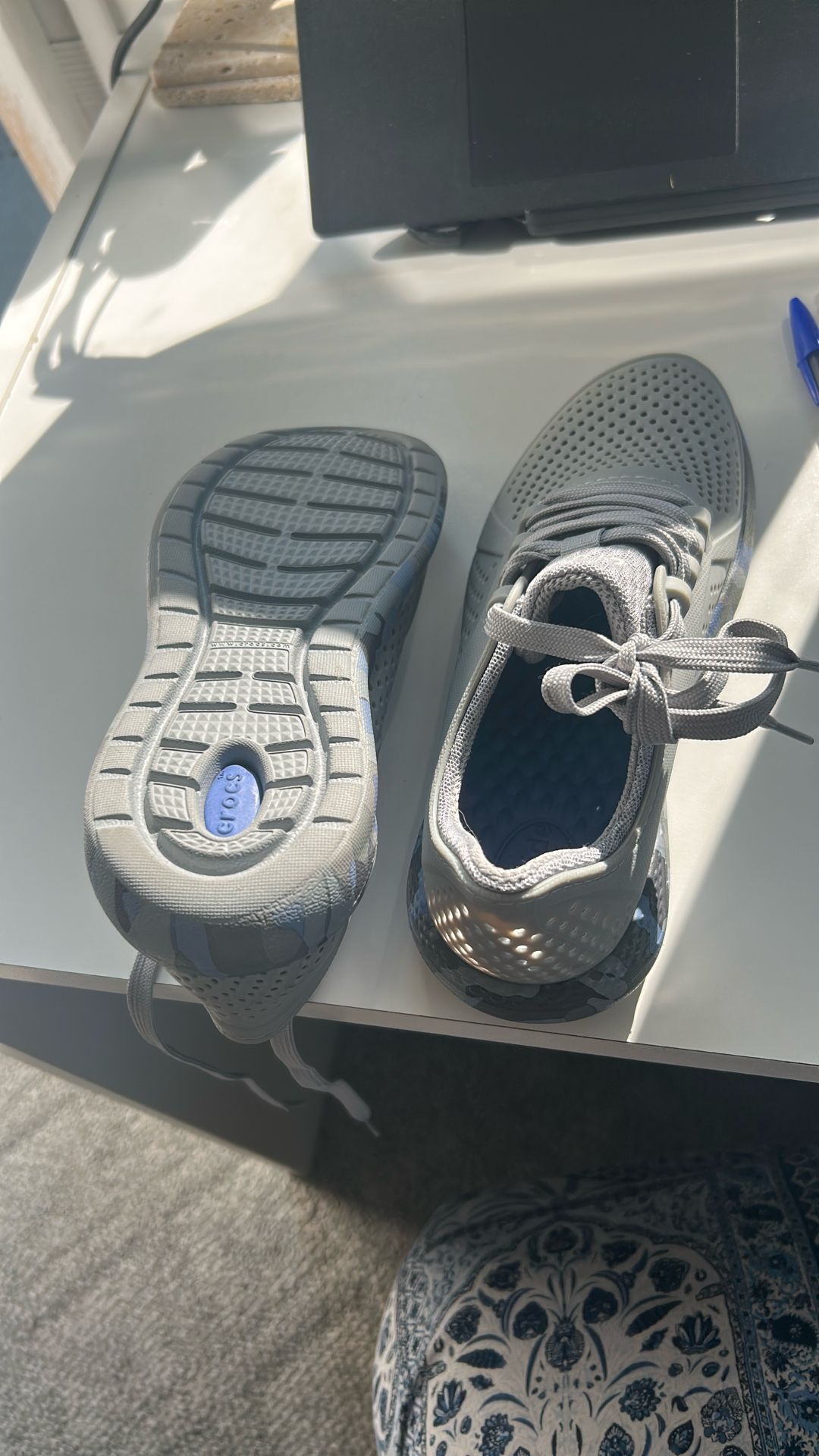 Woman's crocs lite stride Worn One Time Size W6