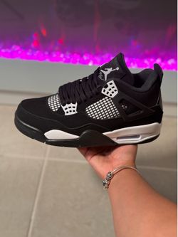 Air jordan retro 4’s " white thunder "