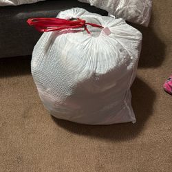 Free Bag Of Women’s Clothes / Jeans 