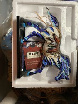 Statue trail of the painted pony collectible Horse
