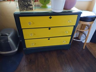 Dresser