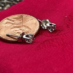 0.1 C Real Diamond White Gold Earring 