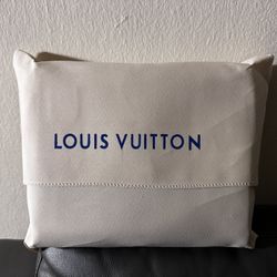 Louis V Messenger Bag