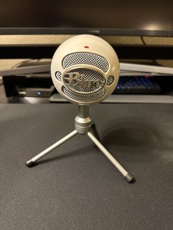 Blue Snowball Microphone (White)