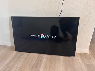 Samsung 32” smart TV