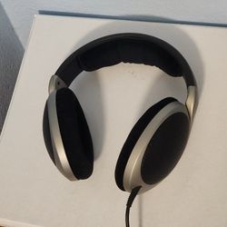 Audiophile Sennheiser HD 555 w/ 3.5mm Adapter