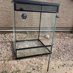 Reptile Enclosure/terrarium 