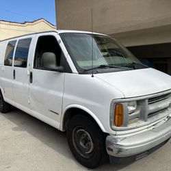 2001 Chevrolet Express Clean Title