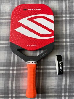 Pickleball paddle
