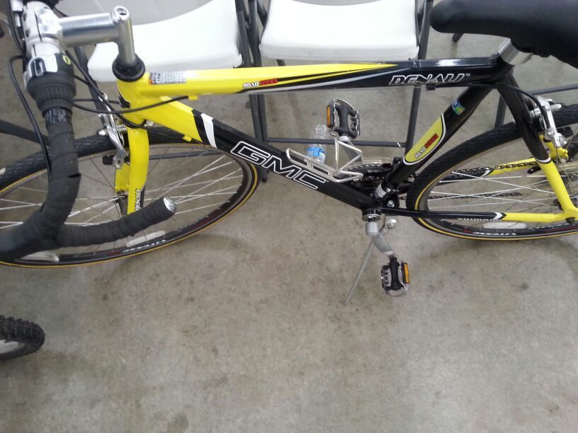 Gmc denali 2024 road series bike