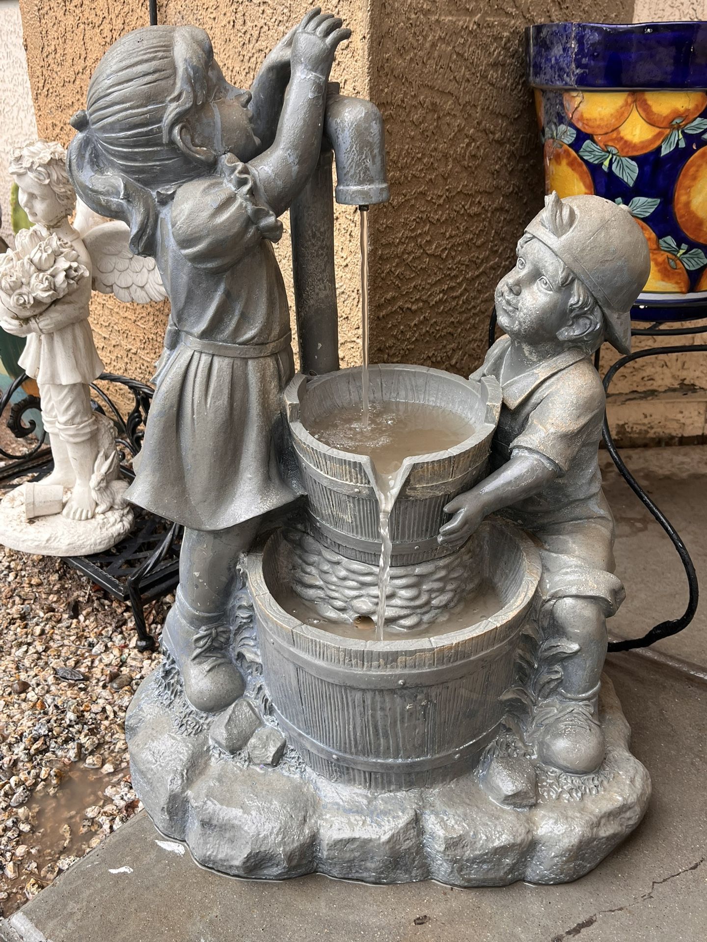 Water Fountain / Fuente 