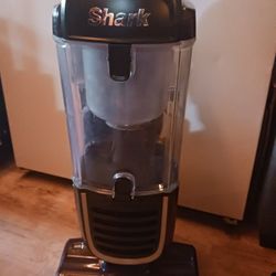 Shark Navigator Pet Plus Self-Cleaning Brushroll ZU55