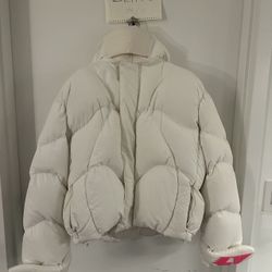 LV Puffer Jacket 22SS Runway 