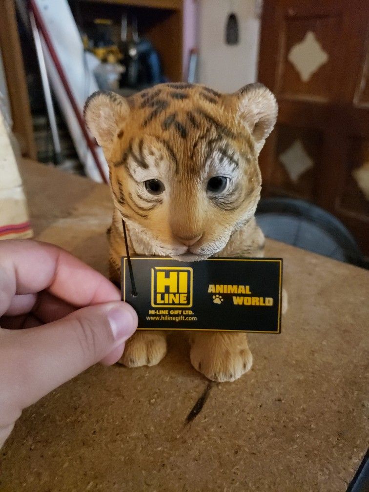 HI LINE ANIMAL WORLD TIGER CUB