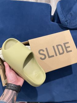 YEEZY SLIDE “RESIN” SZ 10M $100