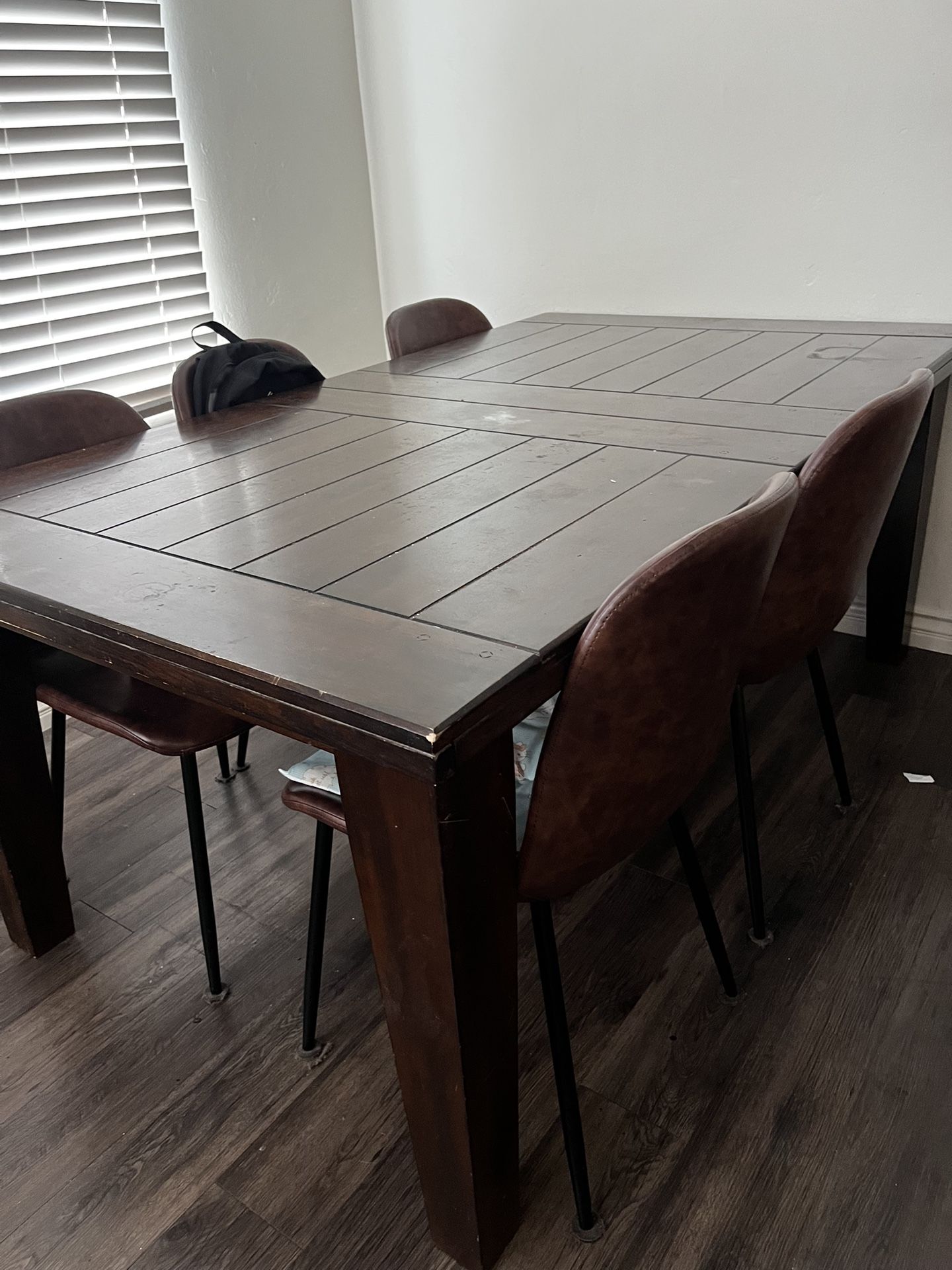 Heavy-duty oak wood dining table