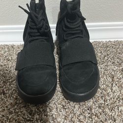 Adidas Adidas, Yeezy Boost 750 in the "Triple Black" color way Size 9